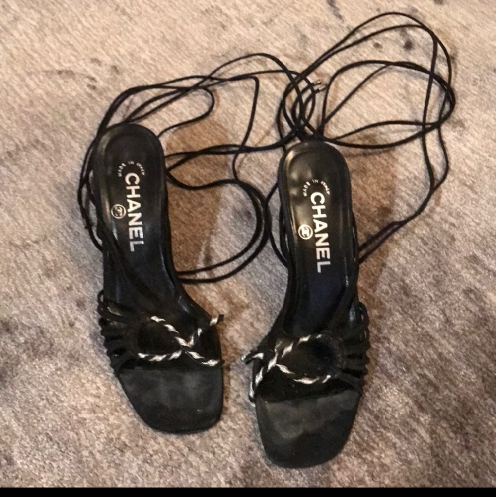 Limited edition ankle wrap Chanel kitten heel